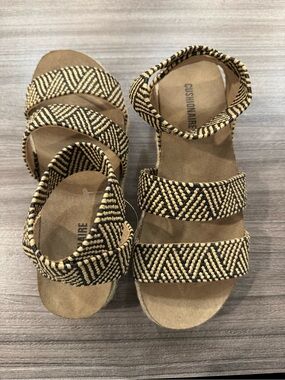 Cushionaire Black & Tan Patterned Strappy Women's Sandals